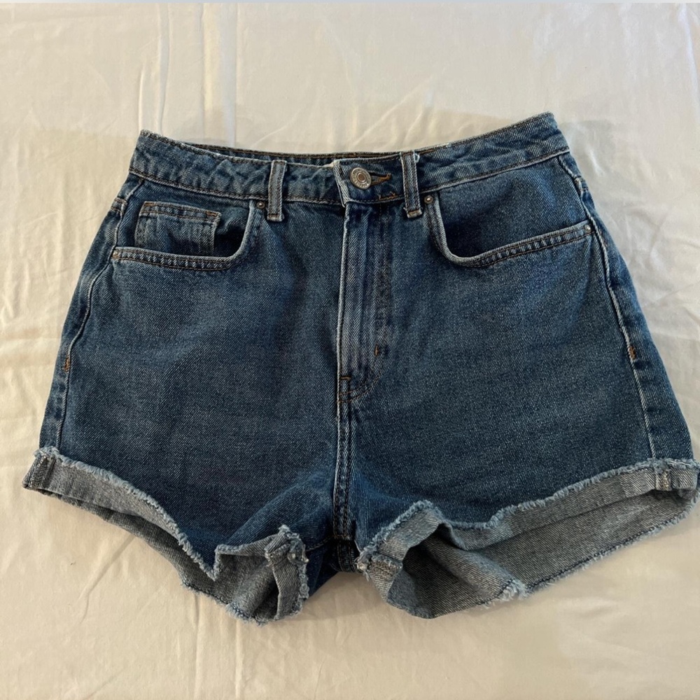FOREVER21 HIGH WAISTED SHORTS